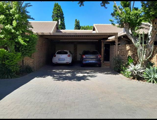 3 BEDROOM TOWNHOUSE FOR SALE IN ANNLIN